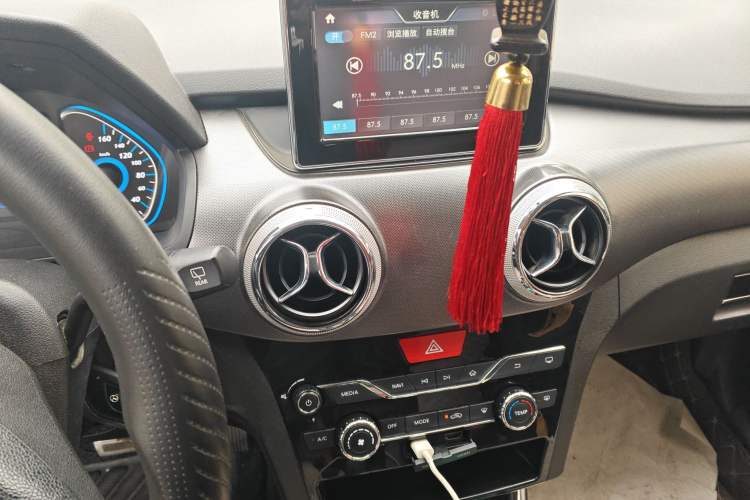 Used BAIC New Energy EC5 2019 New Air Edition Audio And AC Panel
