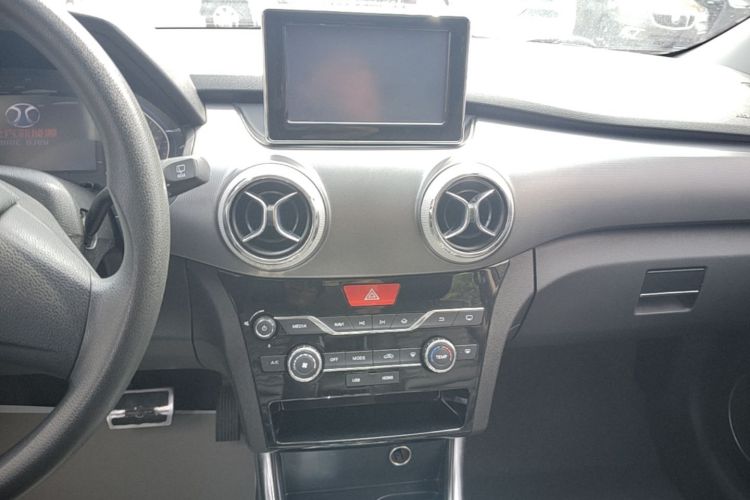 Used BAIC New Energy EC5 2019 New Air Edition Audio And AC Panel
