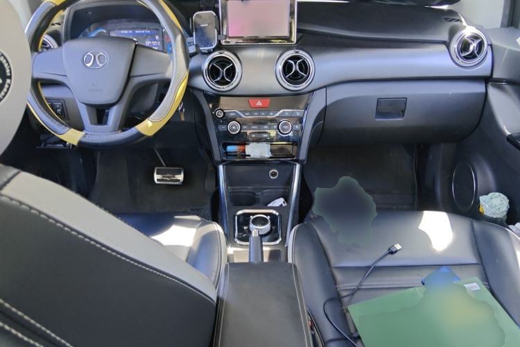 Used BAIC New Energy EC5 2019 New Air Edition Center Console