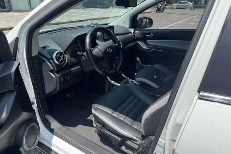 Used BAIC New Energy EC5 2019 New Air Edition Interior 1