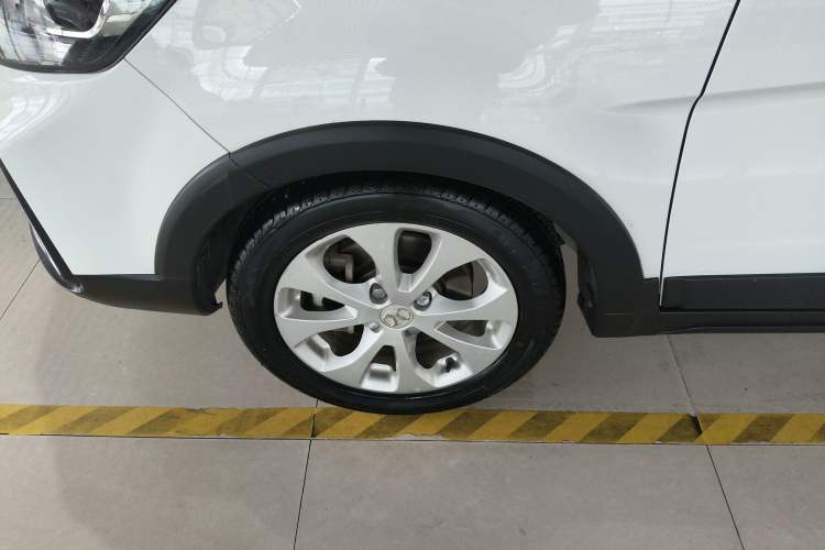 Used BAIC New Energy EC5 2019 New Style Edition Left Front Wheel Hub