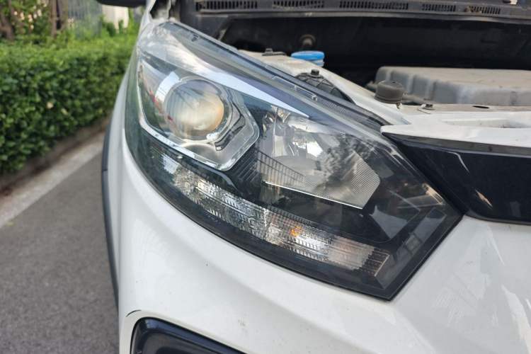 Used BAIC New Energy EC5 2019 New Style Edition Right Front Headlight
