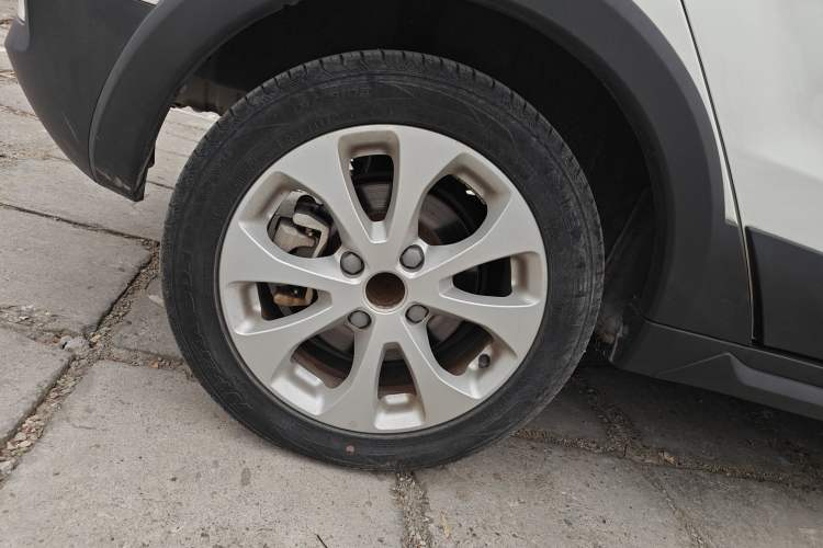 Used BAIC New Energy EC5 2019 New Style Edition Right Rear Wheel Hub