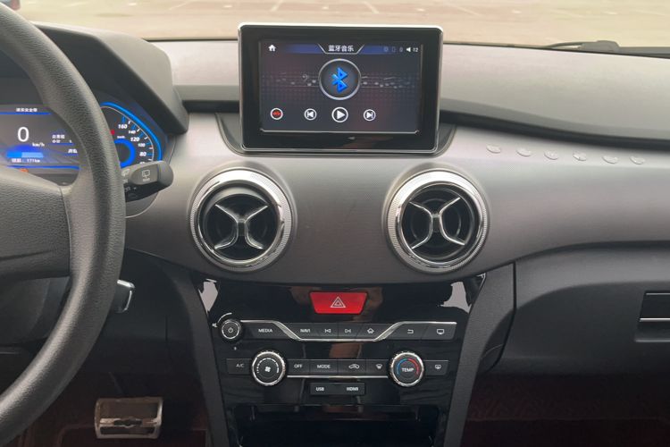 Used BAIC New Energy EC5 2020 Fresh Air Edition Audio And AC Panel