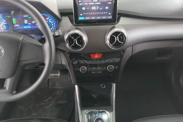 Used BAIC New Energy EC5 2020 Fresh Air Edition Audio And AC Panel