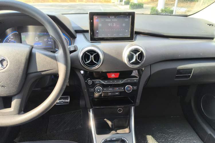 Used BAIC New Energy EC5 2020 Fresh Air Edition Audio And AC Panel