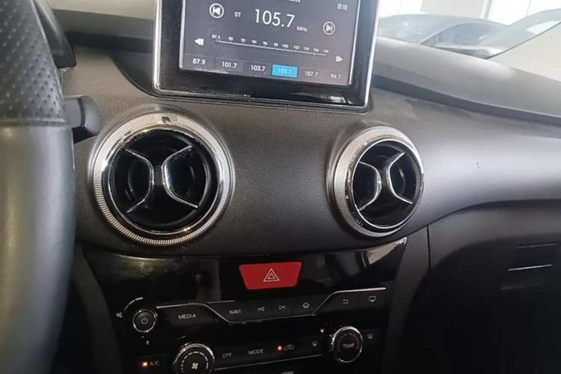 Used BAIC New Energy EC5 2020 Fresh Air Edition Audio And AC Panel