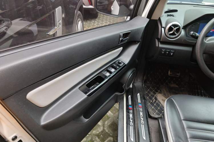 Used BAIC New Energy EC5 2020 Fresh Air Edition Interior 2