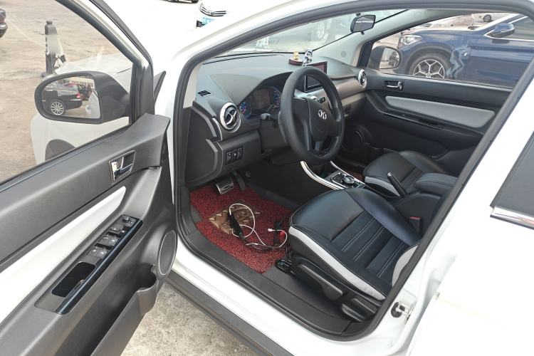 Used BAIC New Energy EC5 2020 Fresh Air Edition Interior 3