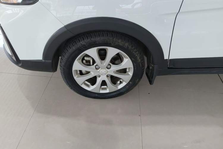 Used BAIC New Energy EC5 2020 Fresh Air Edition Left Front Wheel Hub