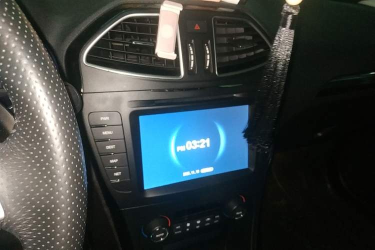 Used BAIC New Energy ES210 2015 Comfort Edition Audio And AC Panel