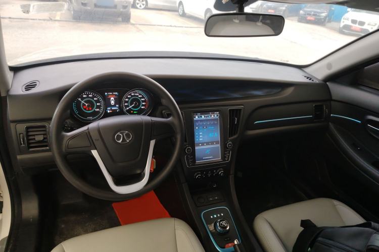 Used BAIC New Energy EU 2018 EU Quick-Change Loto Version Center Console