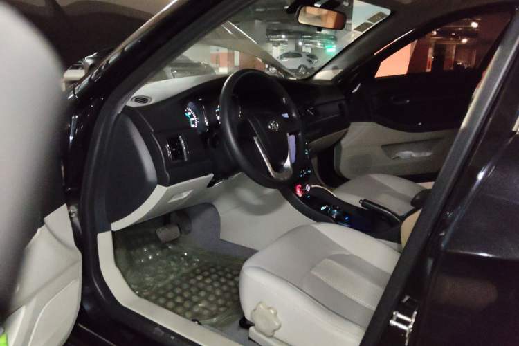 Used BAIC New Energy EU 2016 EU260 Letu Plus Edition Driver Seat