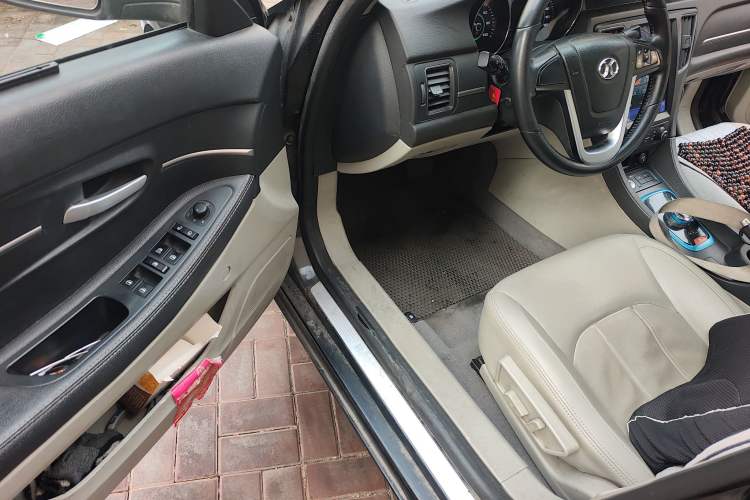 Used BAIC New Energy EU 2016 EU260 Enjoy Edition Driver Seat