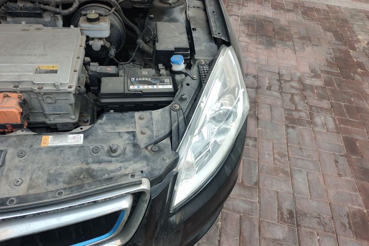 Used BAIC New Energy EU 2016 EU260 Enjoy Edition Engine Bay Left