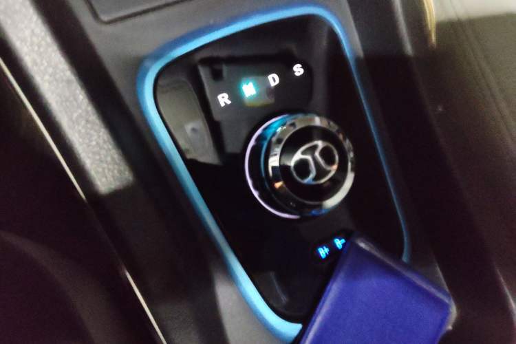 Used BAIC New Energy EU 2016 EU260 Letu Plus Edition Gear Lever