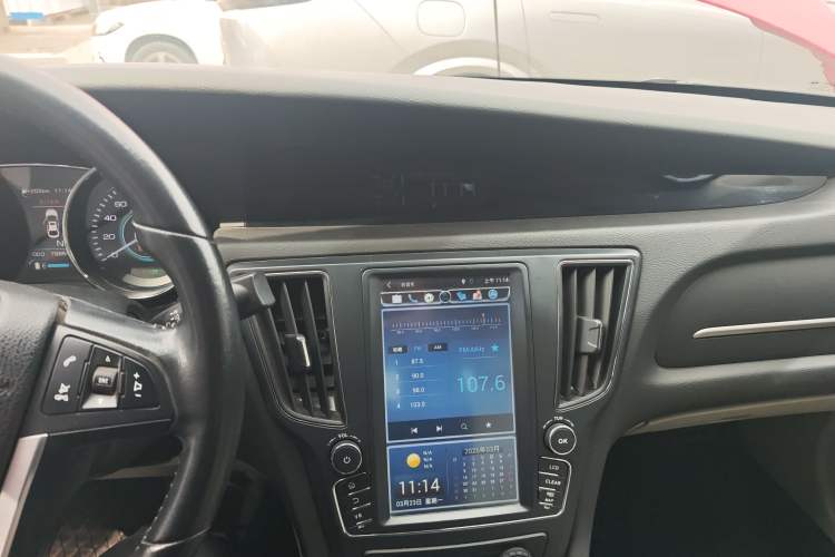 Used BAIC New Energy EU 2016 EU260 Enjoy Edition Audio And AC Panel
