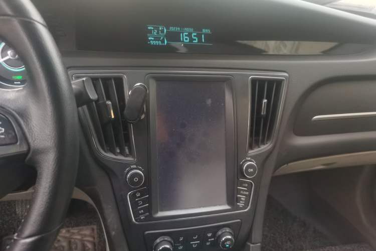 Used BAIC New Energy EU 2016 EU260 Enjoy Edition Audio And AC Panel