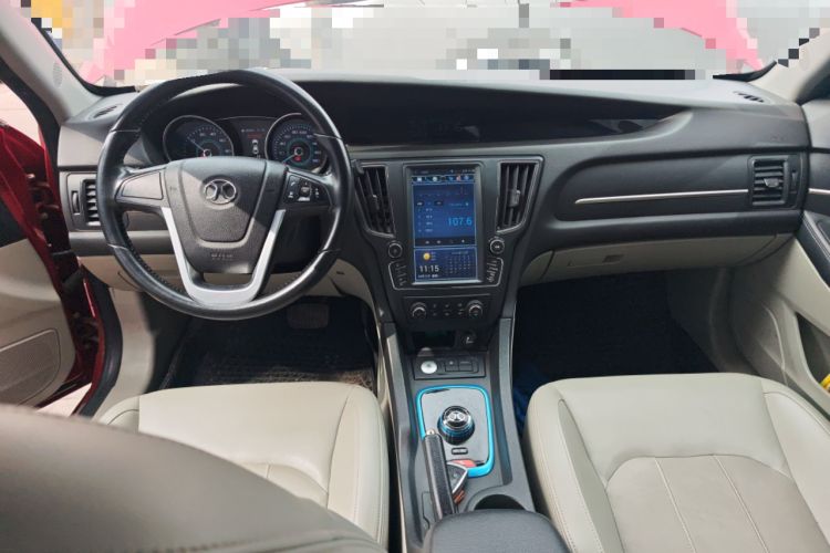 Used BAIC New Energy EU 2016 EU260 Enjoy Edition Center Console
