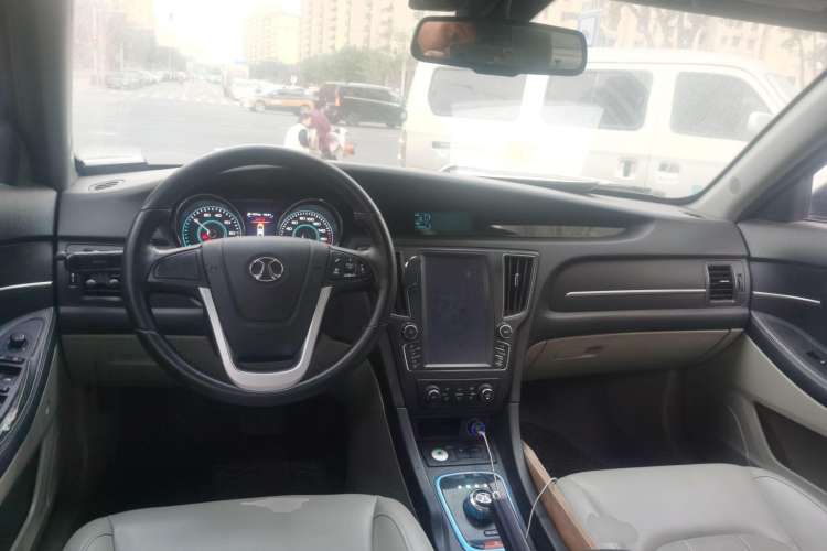 Used BAIC New Energy EU 2016 EU260 Enjoy Edition Center Console