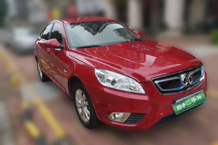 Used BAIC New Energy EU 2016 EU260 Enjoy Edition Front Right 45 Deg