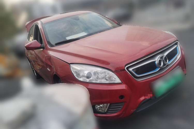 Used BAIC New Energy EU 2016 EU260 Enjoy Edition Front Right 45 Deg