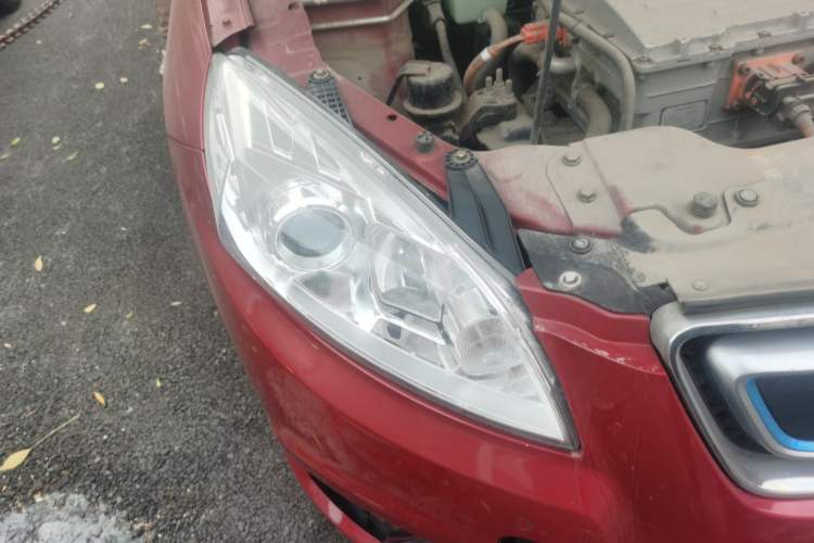 Used BAIC New Energy EU 2016 EU260 Enjoy Edition Right Front Headlight