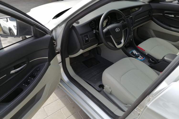 Used BAIC New Energy EU 2016 EU260 Letu Plus Edition Driver Seat