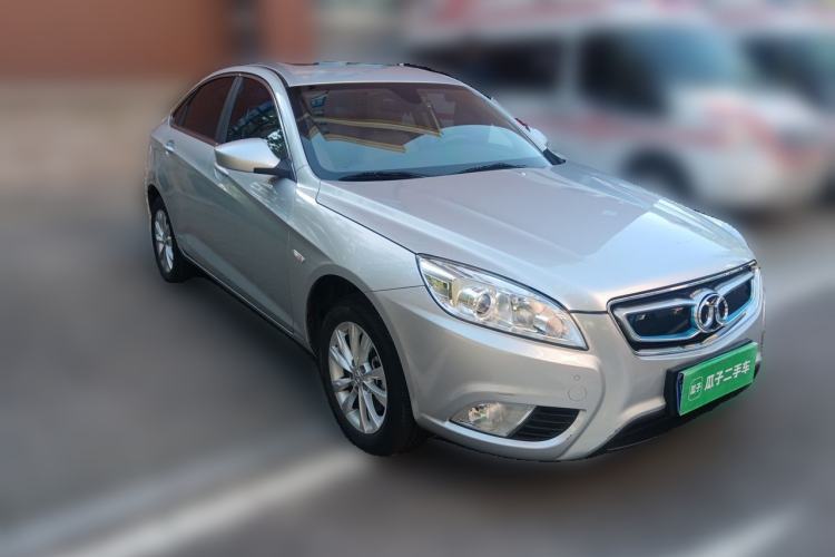 Used BAIC New Energy EU 2016 EU260 Enjoy Edition Front Right 45 Deg