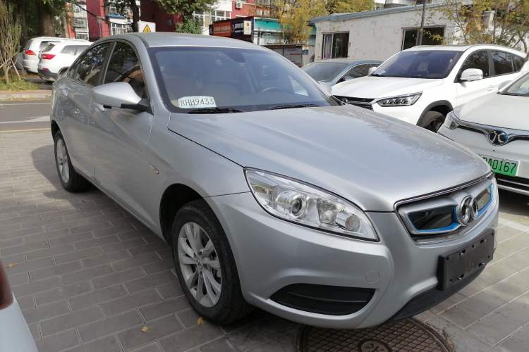 Used BAIC New Energy EU 2016 EU260 Letu Plus Edition Front Right 45 Deg