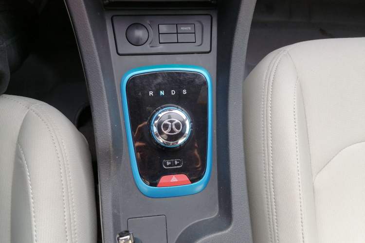 Used BAIC New Energy EU 2016 EU260 Letu Plus Edition Gear Lever