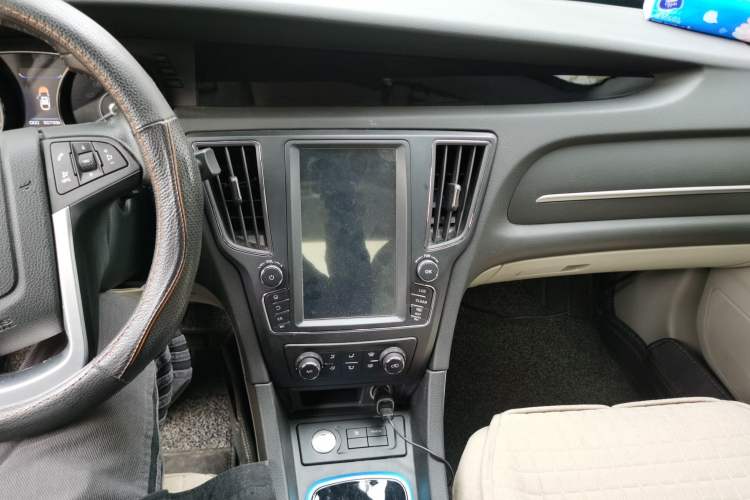 Used BAIC New Energy EU 2016 EU260 Enjoy Edition Audio And AC Panel
