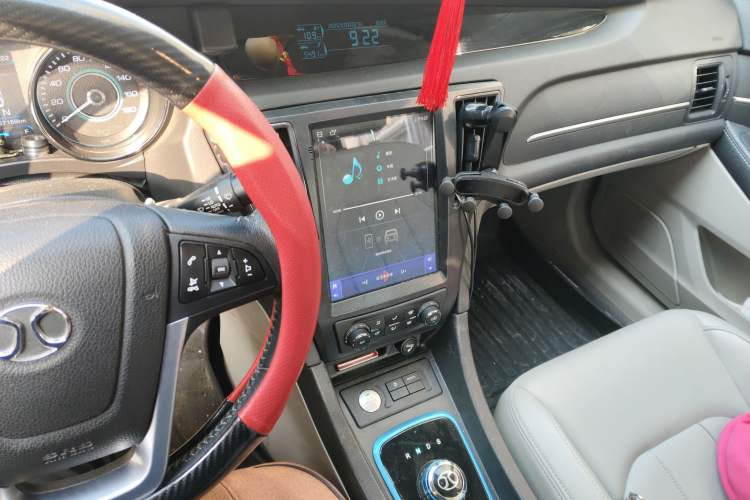 Used BAIC New Energy EU 2016 EU260 Enjoy Edition Audio And AC Panel