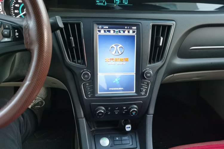 Used BAIC New Energy EU 2016 EU260 Enjoy Edition Audio And AC Panel