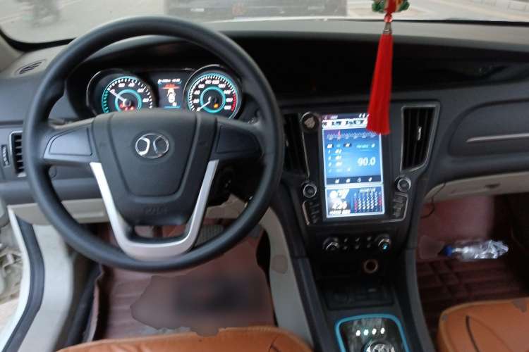 Used BAIC New Energy EU 2016 EU260 Letu Plus Edition Center Console