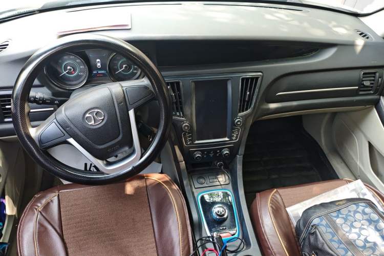 Used BAIC New Energy EU 2016 EU260 Letu Plus Edition Center Console