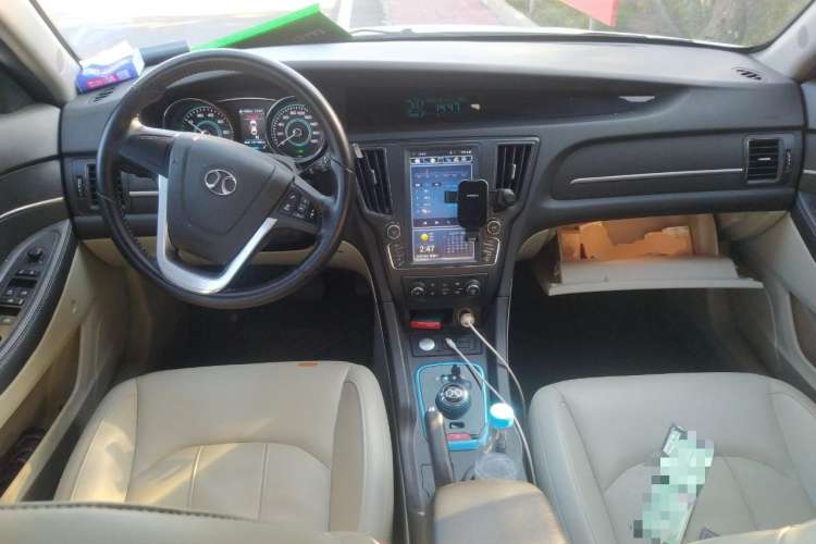 Used BAIC New Energy EU 2016 EU260 Enjoy Edition Center Console