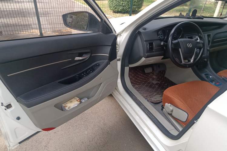 Used BAIC New Energy EU 2016 EU260 Letu Plus Edition Driver Seat