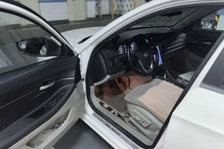 Used BAIC New Energy EU 2016 EU260 Enjoy Edition Driver Seat