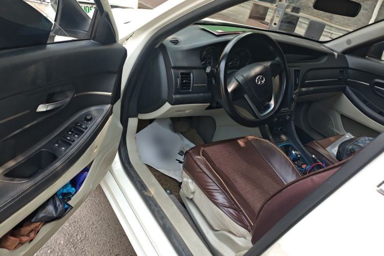 Used BAIC New Energy EU 2016 EU260 Letu Plus Edition Driver Seat