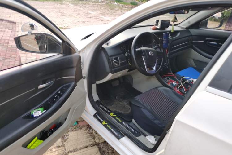 Used BAIC New Energy EU 2016 EU260 Letu Plus Edition Driver Seat