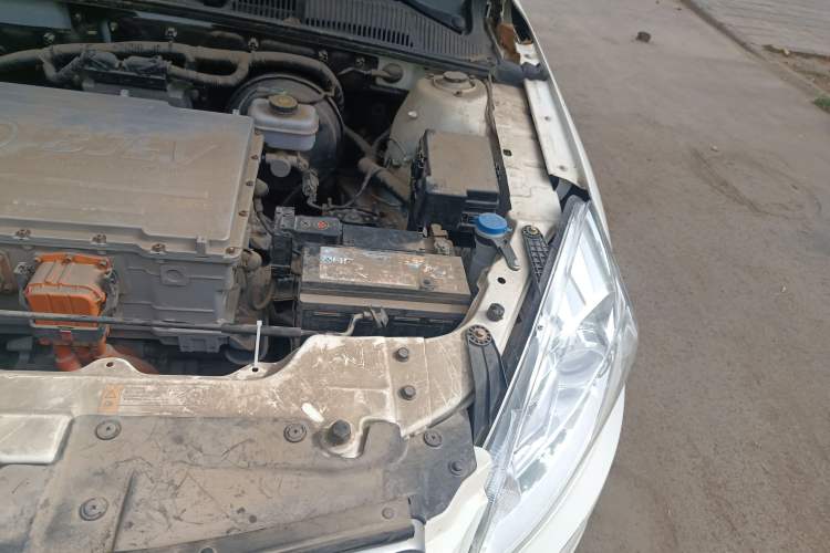 Used BAIC New Energy EU 2016 EU260 Letu Plus Edition Engine Bay Left
