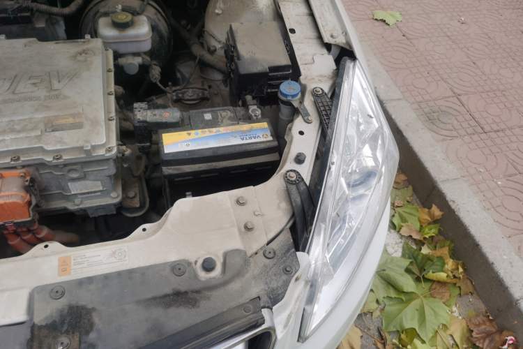 Used BAIC New Energy EU 2016 EU260 Enjoy Edition Engine Bay Left