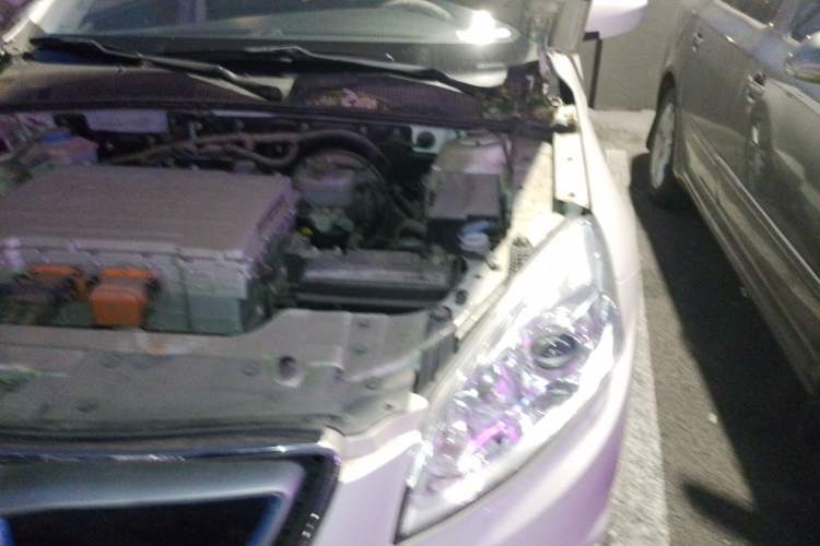 Used BAIC New Energy EU 2016 EU260 Letu Plus Edition Engine Bay Left