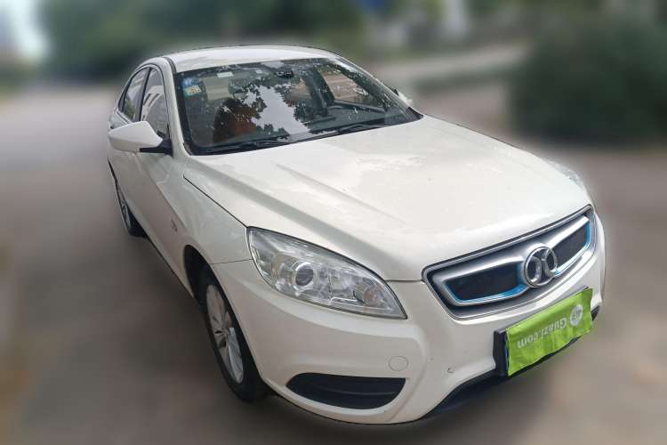 Used BAIC New Energy EU 2016 EU260 Letu Plus Edition Front Right 45 Deg
