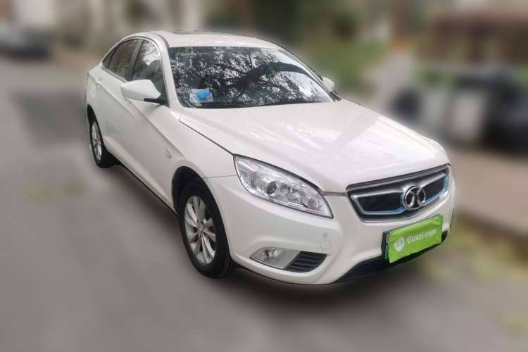 Used BAIC New Energy EU 2016 EU260 Enjoy Edition Front Right 45 Deg