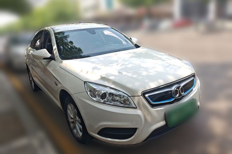 Used BAIC New Energy EU 2016 EU260 Letu Plus Edition Front Right 45 Deg