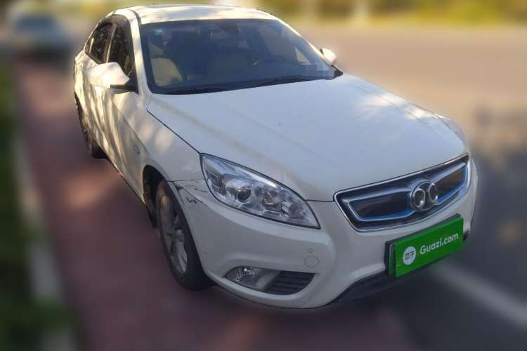 Used BAIC New Energy EU 2016 EU260 Enjoy Edition Front Right 45 Deg