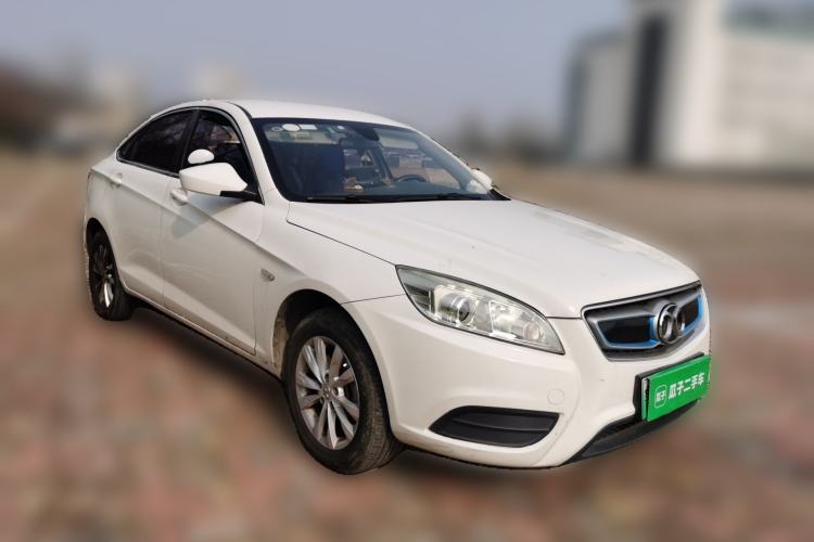 Used BAIC New Energy EU 2016 EU260 Letu Plus Edition Front Right 45 Deg