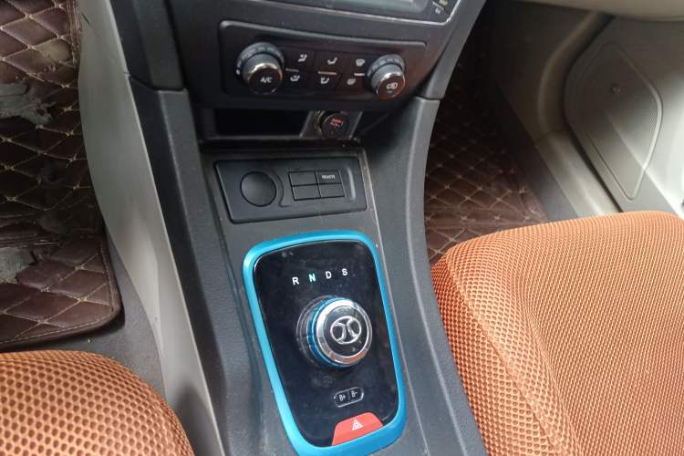 Used BAIC New Energy EU 2016 EU260 Letu Plus Edition Gear Lever